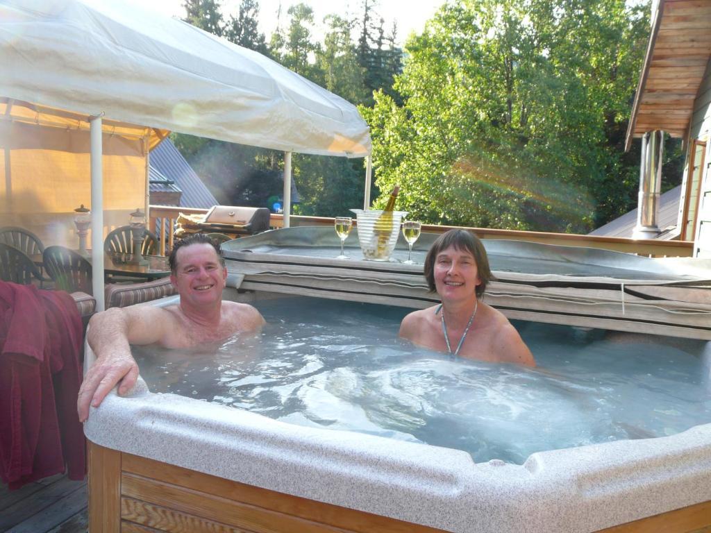Golden Dreams B&B Вістлер Екстер'єр фото