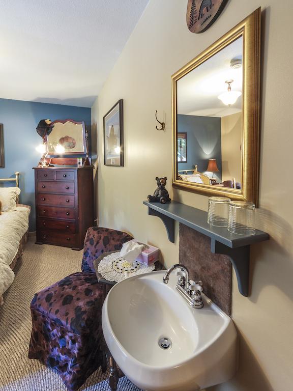 Golden Dreams B&B Вістлер Номер фото